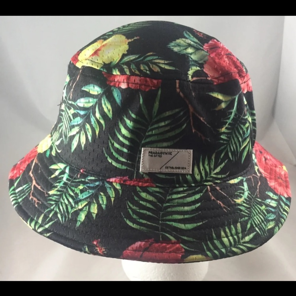 Bucket hat